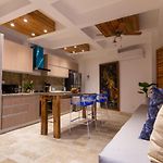 Blue House Castillo View Private Jacuzzi & Colonial Balconies