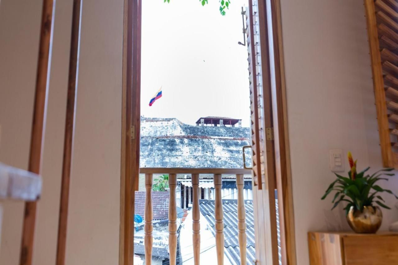 Blue House Castillo View Private Jacuzzi & Colonial Balconies