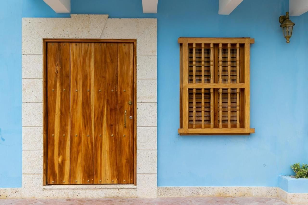 Blue House Castillo View Private Jacuzzi & Colonial Balconies Cartagena