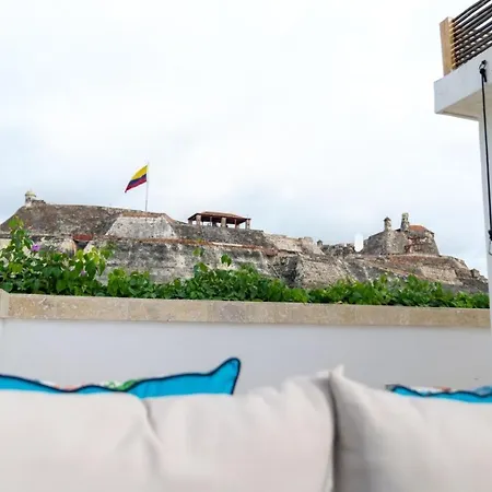 Holiday home Blue House Castillo View Private Jacuzzi & Colonial Balconies Cartagena