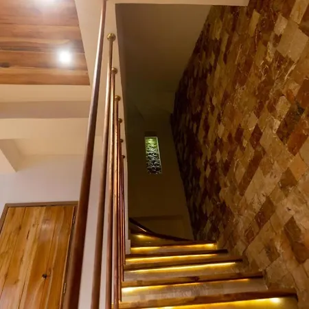Blue House Castillo View Private Jacuzzi & Colonial Balconies Cartagena