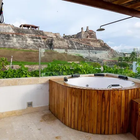 Blue House Castillo View Private Jacuzzi & Colonial Balconies *